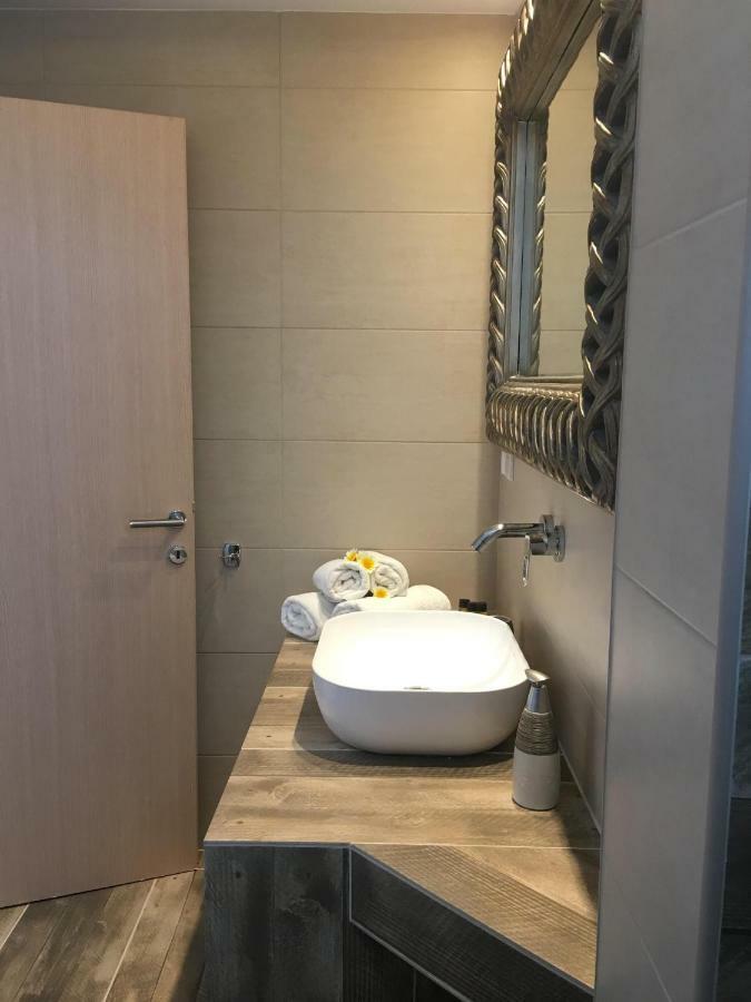 Pithos Apartments Вотон Экстерьер фото